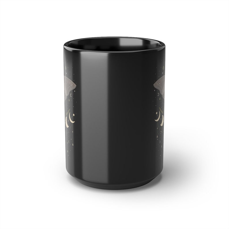 Caneca Mariposa, Caneca Cottagecore, Canecas Cottagecore, Cottagecore Escuro, Caneca Floresta, Caneca Bosque, Caneca Bruxa, Caneca Jardim, Mariposa Lunar, Mariposa Celestial imagem 4