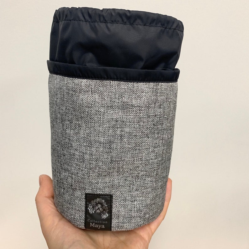 Treat bag in waterproof fabric for dogs An essential accessory for lovers of walks with their faithful companions Gris doublé noir