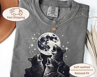 Moon Howling Cats Shirt, Gothic Cat Lover Tee, Celestial Black Cat Graphic T-Shirt, Witchy Aesthetic Top, Halloween Gift for Cat Mom