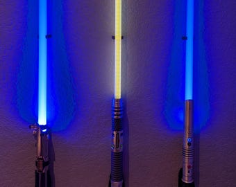Soporte de pared vertical para sables de luz: soporte flotante resistente para coleccionistas, expositor universal para sables Force FX, Neopixel y Legacy.
