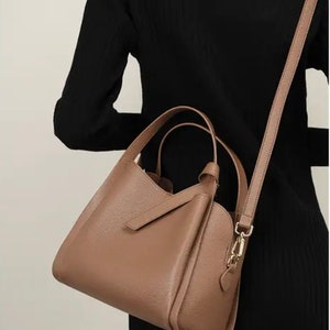 Genuine Leather Handheld Crossbody Bag with Large Capacity Soft Leather Shoulder Luxury Women Bags