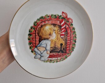 Vintage JASCO Christmas Plate, Child Gazing at Fireplace
