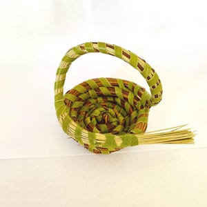 Gullah| S-handle Basket| Handle basket | Low-Country | Sweetwater| Coil | Christmas ornament basket | Sweetgrass Miniature S-handle