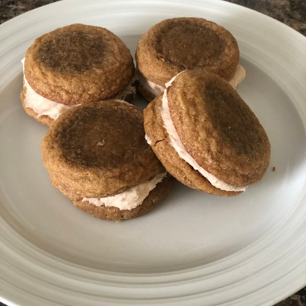 Gingerbread Cookie Sandwiches (6)