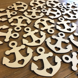 50x Decorazione marittima Ancora con cuore Decorazione da tavolo Decorazione sparsa Artigianato Legno Vela Mar Baltico Moin Amore Matrimonio