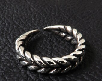 Vingerring van 925 zilver uit middeleeuws Polen. Slavische sieraden. Historische reconstructie.