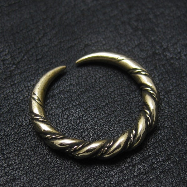 Bague Viking en bronze massif. Scandinave. Nordique. Reconstitution historique.