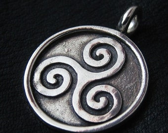 Amuleto Triskelion de Plata 925. Trisquel. Símbolo. Joyería celta. Pagano. Neopagano.