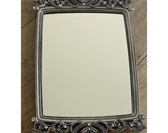 Plateau miroir de courtoisie victorien vintage avec dos en velours strass, métal argenté, 33 x 9 po.