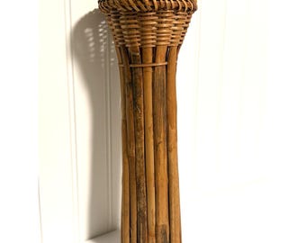 Vintage 12-Zoll-natürliche handgewebte Schildpatt Gebrannte Bambus Wand Taschenkorb