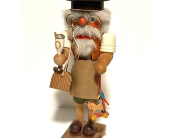 Niemiecki Dziadek do Orzechów Christian Ulbricht Jacob The Toy Maker Drewniany Holzkunst 13”