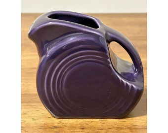 Fiesta Mini Disc Pitcher Fiestaware Paars Kleine Creamer Siroop Gepensioneerd 3,5 inch