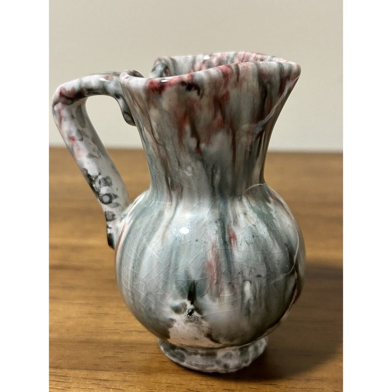 Handbemalte Pinch Spout Keramikvase Made in Italy Nummerierte Grau-Rote Tropfglasur Bild 4