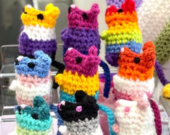 Mini peluche au crochet drapeau LGBT