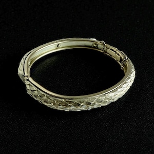 Vintage Gold Tone Diamond-Cut Hinged Bangle Bracelet 6.5"