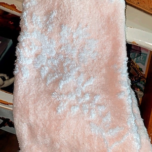 Asciugamano Simply Shabby Chic: cotone rosa e bianco di Rachel Ashwell