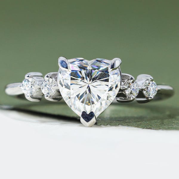 1.25 CT Heart Cut Modern White Colorless Moissanite Solitaire Ring Heart Shaped Simulated Diamond 14K Solid Engagement Ring Gift for Her