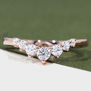 Minimalist Diamond Curved Wedding Band Rose Gold Round Moissanite Promise Ring Unique Matching Antique Stacking Ring Anniversary Ring