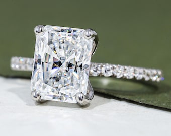 Radiant Cut Moissanite Engagement Ring Radiant Cut Engagement Ring Radiant Cut Solitaire 2.5 CT Radiant Cut Solitaire Engagement Ring