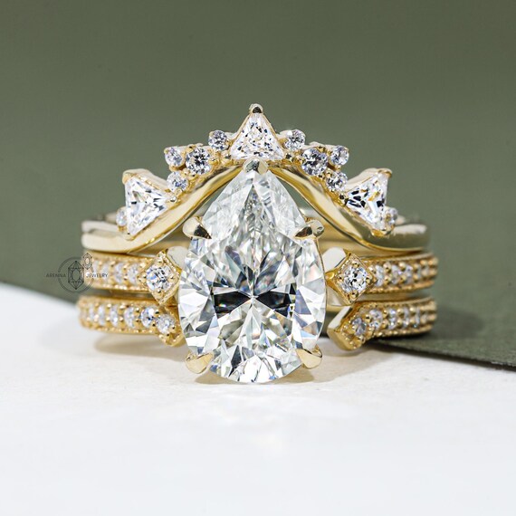 ペアシェイプのモアサナイトダイヤモンドリング 2カラット ペアシェイプ モアサナイト リング | Mystique.