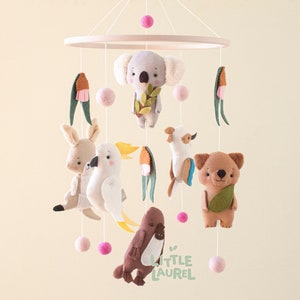 Australian Animals Baby Mobile, Aussie Nursery Decor, Australiana Cot Mobile for Girl, Baby Shower Gift, Newborn Nursery Decoration
