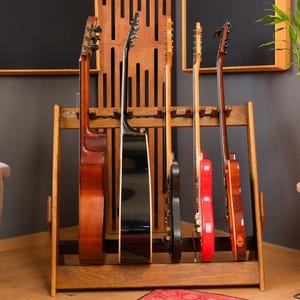Organizzatore per chitarre in legno con scomparti multipli, supporto da palco, mensola espositiva per strumenti acustici, elettrici e classici, pezzo da collezione per musicisti.