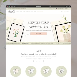 Op de afbeelding: Een website-interface voor Digilife met een winkel voor digitale planners. De pagina toont de tekst Elevate Your Productivity, Shop Now en Ready to unlock your productive potential. Het bevat illustraties van digitale planners met bloemmotieven.
