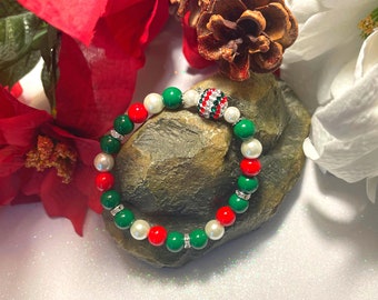 Christmas Pearl Bracelet: Red, Green & White Holiday Jewelry