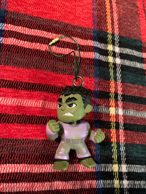 Pop! Hulk in Santa Hat