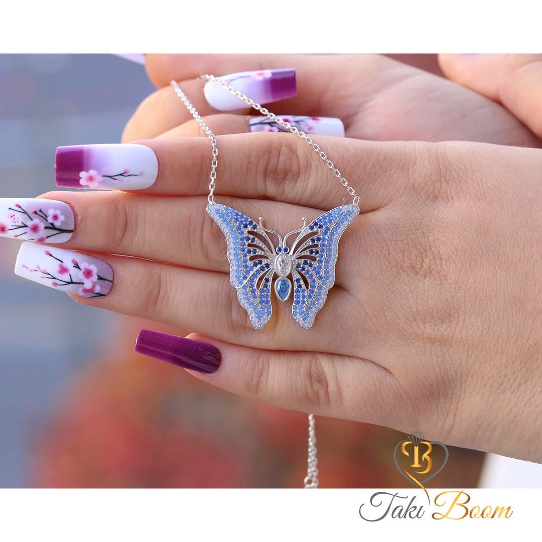 BUTTERFLY BLUE DIAMOND PAVED NECKLACE