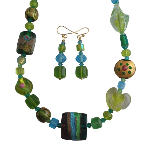 Parure de bijoux en perles de verre - Collier en verre de Murano - Boucles d'oreilles en perles de verre - Parures de perles au chalumeau - Collier en verre de Venise - Boucles d'oreilles en cristal