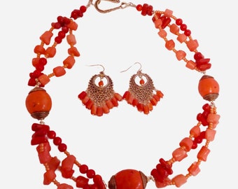 Handgemaakte echte natuurlijke rode en oranje koraal en sterlingzilver meerstrengs ketting sieraden - koraal hangoorbellen - koraal sieraden