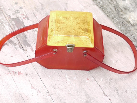 A lovely 1950's Lucite 'Snow Flake' Hand Bag - image 4