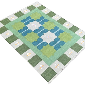Alfombra de tejido plano de algodón hecha a mano moderna, con teñido vegetal natural, alfombra india geométrica de rayas verdes y azules, tapiz de pared