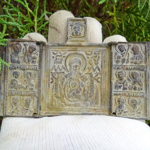 Antike russisch-Orthodoxe Bronze Triptychon Ikone der Heiligen Jungfrau &quot;Zeichen&quot; (Novgorodskaja) TBBZ