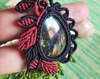 Multi Flash Labradorite Anhänger – Macrame Statement Necklace, Edelstein Halskette.