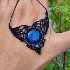 Deep Blue Labradorite Statement Necklace | Tiefblau Labradorit Collier Halskette | Handmade Macrame gothic fairycore jewelry.