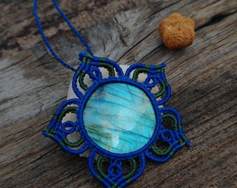 Labradorit Makramee Anhänger, Boho Halskette mit Labradorit Edelstein, Handgemachter Naturstein Schmuck.