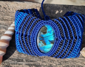 Blue Flash Labradorite Bracelet, Handmade Macrame Crystal Wristband, Adjustable Boho Gemstone Bracelet, Unisex Fiber Jewelry.