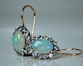 Pendientes Dormeuse vintage de oro, ópalo y zafiros blancos