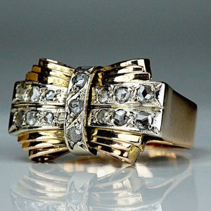 Vintage Art Deco 18 Carat Gold Diamonds Ring