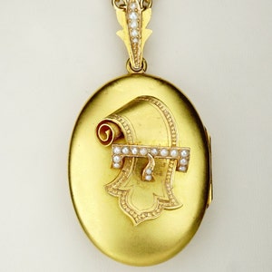 Antique Victorian 18 Carat Gold Pearl Sentimental Locket