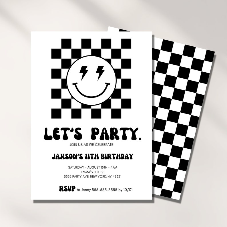 Puede incluir: Invitaci&oacute;n a una fiesta de cumplea&ntilde;os a cuadros en blanco y negro con una cara sonriente con rayos para los ojos. El texto dice "Let's Party. Join us as we celebrate Jakson's 11th Birthday. Saturday - August 15th - 4pm. Emma's House. 5555 Party Ave - New York, NY 48321. RSVP to Jenny 555-555-5555 by 10/01"