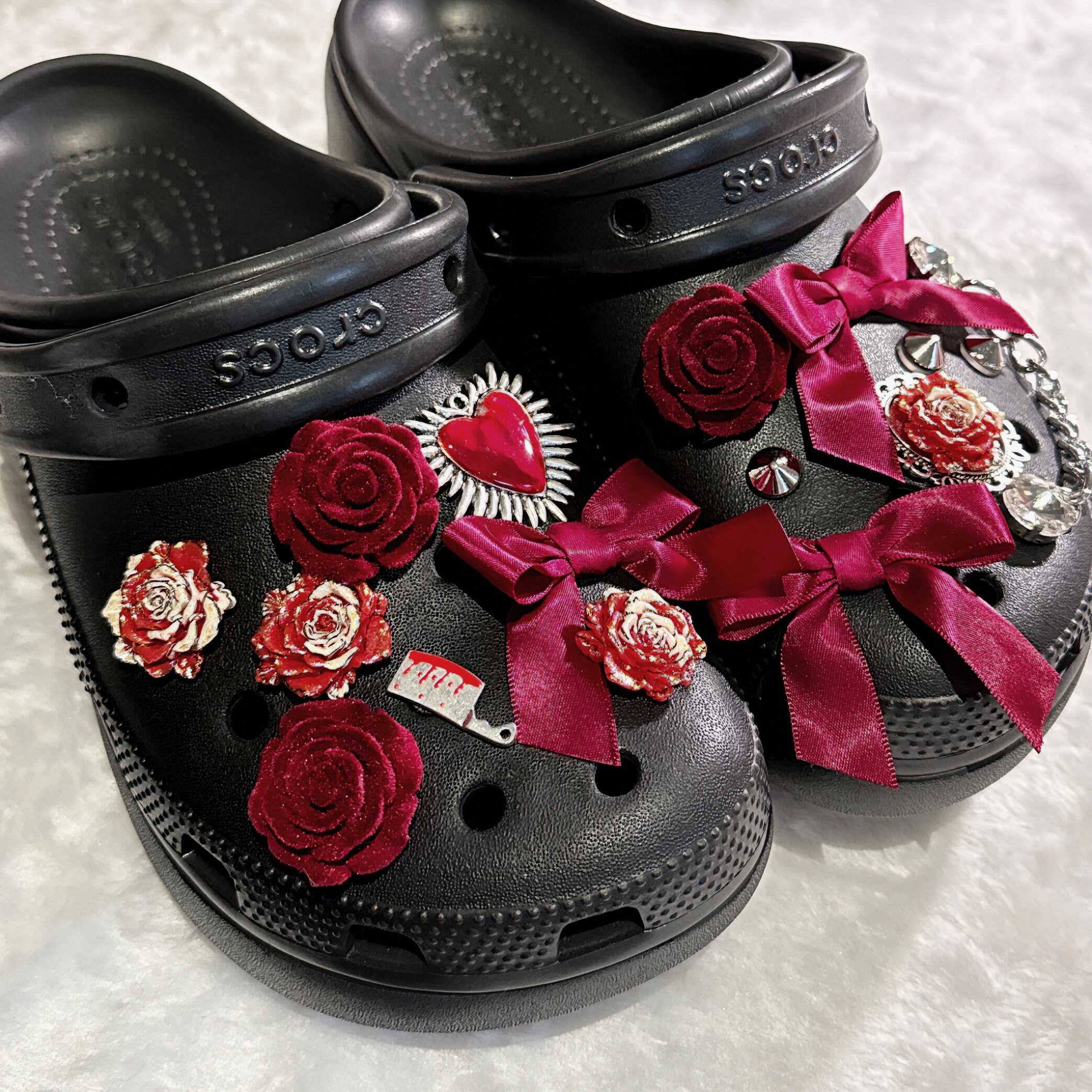 FREE CHARM Gothic/vampire Style Croc Charm Set, Velvet Rose Jibbitz, Goth Croc Jibbitz, Shoe