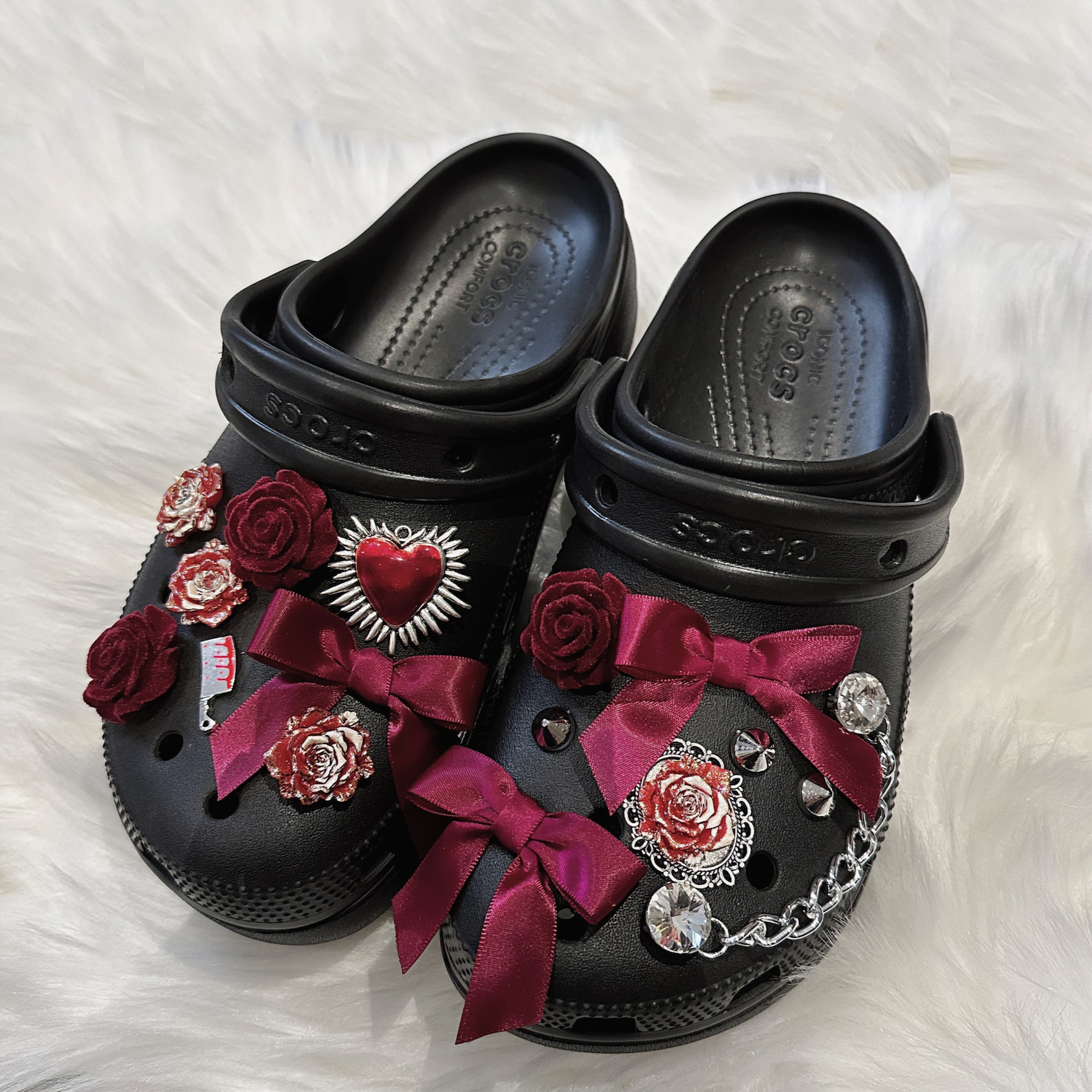 FREE CHARM Gothic/vampire Style Croc Charm Set, Velvet Rose Jibbitz, Goth Croc Jibbitz, Shoe