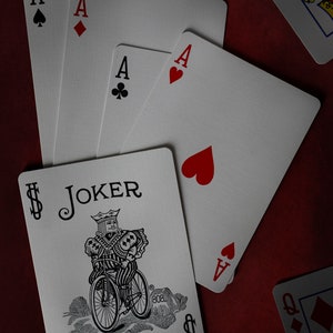 4 carte da gioco Aces & Joker Bicycle / Arte della parete / Download digitale di foto / Sala giochi / Dormitorio / Grotta dell'uomo / Poker