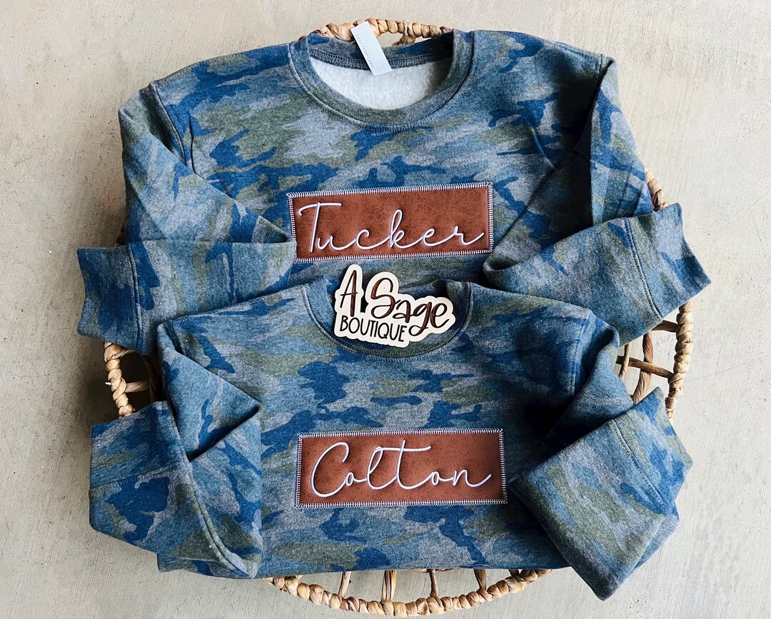 T-Shirt with leather patch