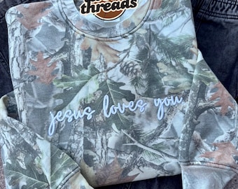 Jesus loves you, puff embroidery, camo trending crewneck tshirt, comfort colors embroidery, faith, Christian, the lord, puff design, love