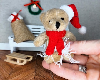 Oso de Papá Noel / Oso de peluche en miniatura / Juguete navideño para casa de muñecas a escala 1:12