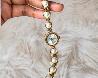 Elise Pearl Watch, Small Pearl Watch, Minimalist Watch, Ladies Wristwatch, Small Watch, Mom Gift, Vintage Style Watch, Gift for Grandmother